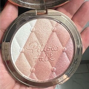 Charlotte Tilbury Radiant Glow Highlighter